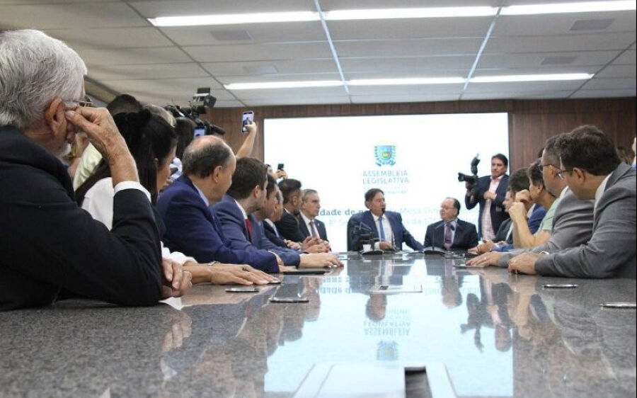 Posse da Mesa Diretora marca retorno dos trabalhos da Assembleia Legislativa