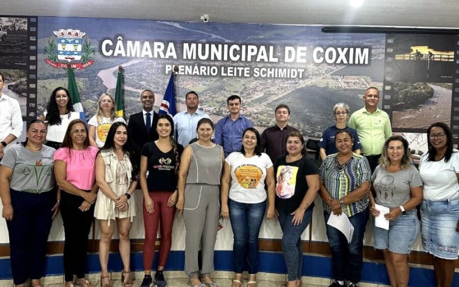 Coxim discute criação de política de bem-estar animal em reunião ampliada