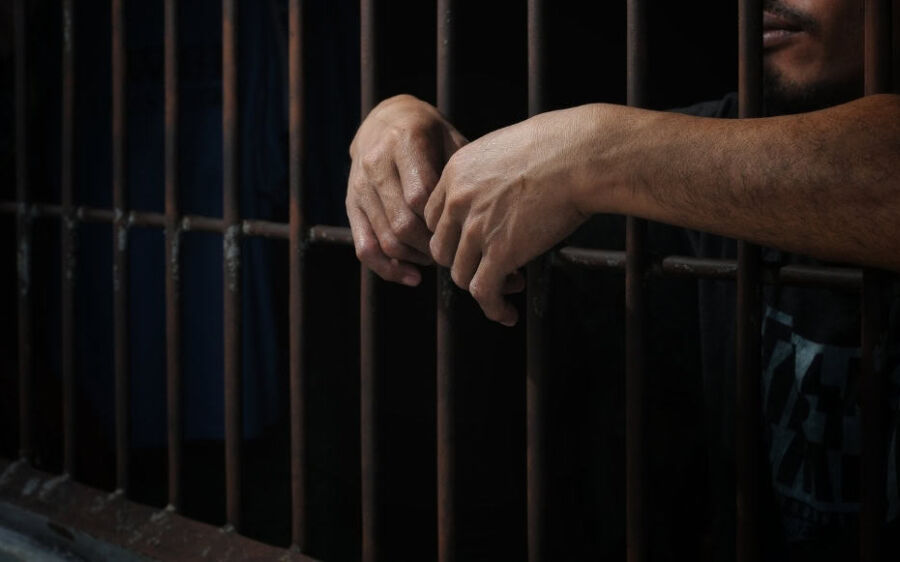 Homem é condenado a 100 anos de prisão por estuprar mulheres da família em MS
