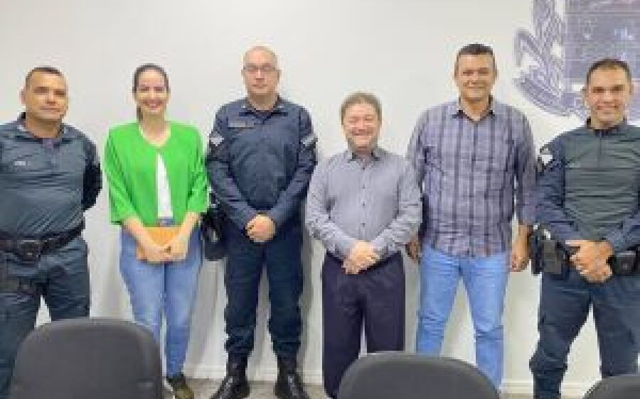 Comandante do 5&ordm; BPM se reúne com prefeito de Coxim para tratar de projetos e segurança pública