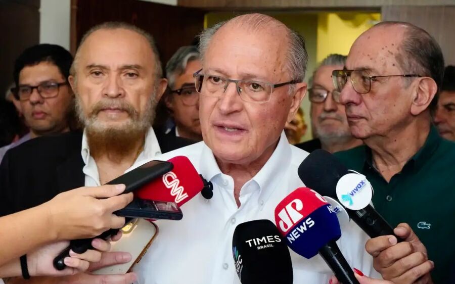 Safra recorde deve reduzir preço dos alimentos, diz Alckmin