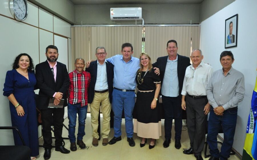 Lideranças de Sonora Garantem Recursos e Melhorias em Reuniões na Capital