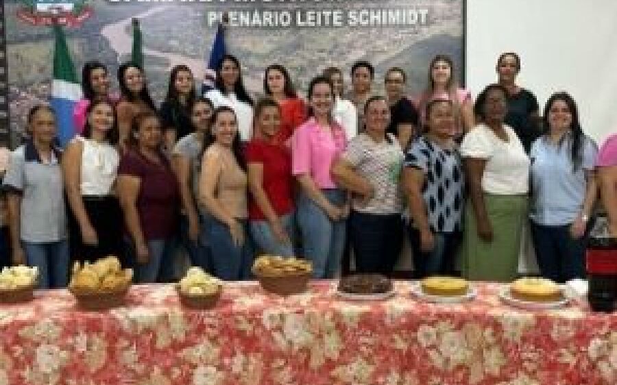 Câmara de Coxim realiza café da manhã especial para servidoras em homenagem as mulheres