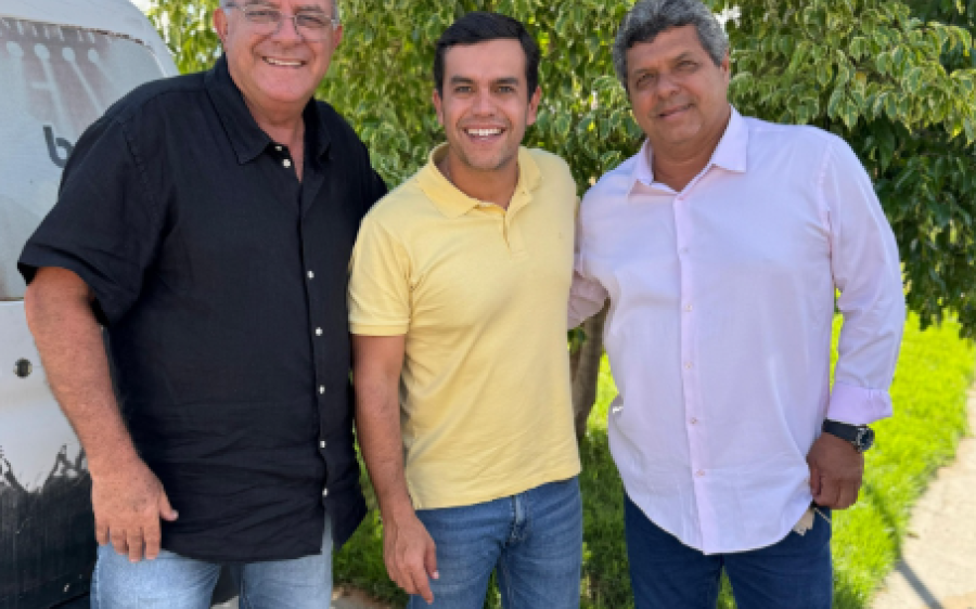 Vice-Prefeito Jorginho Recepciona Deputado Federal Beto Pereira ao Lado do Prefeito Réus 