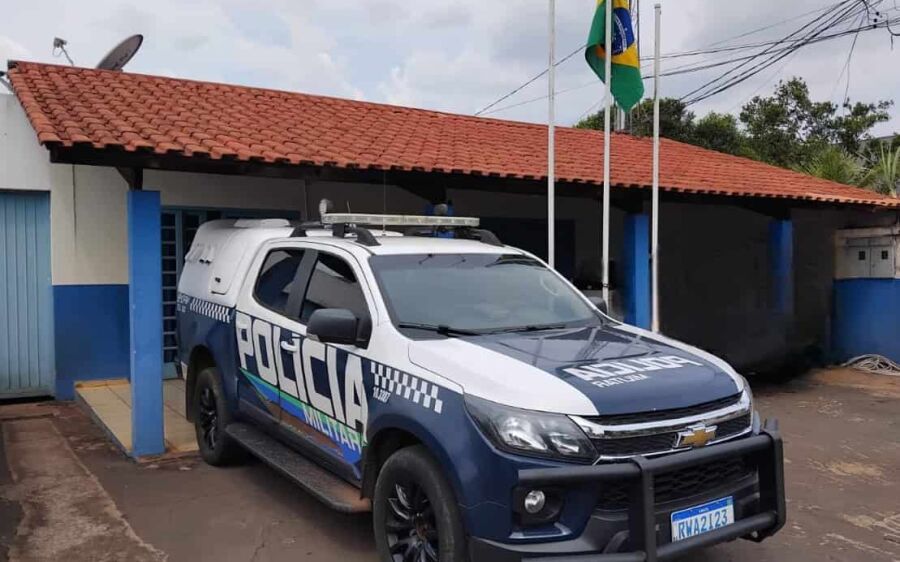 Mulher é presa em São Gabriel do Oeste após incendiar roupas e ameaçar ex-marido
