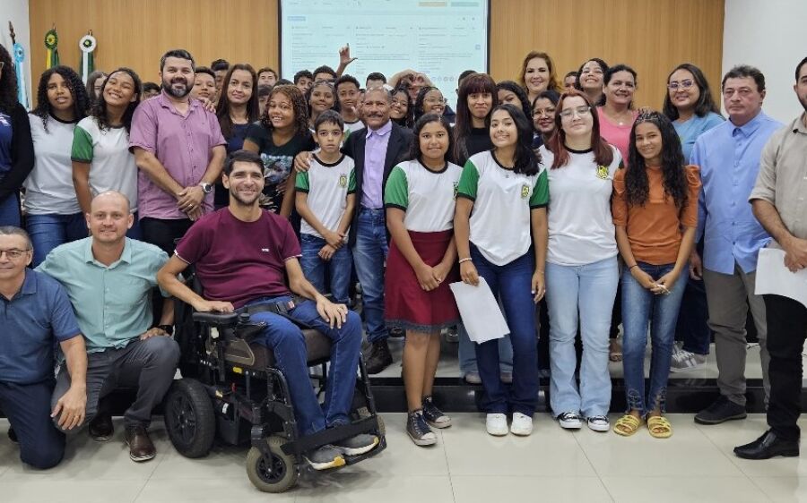 Alunos Vivenciam Cidadania na Câmara Municipal de Sonora