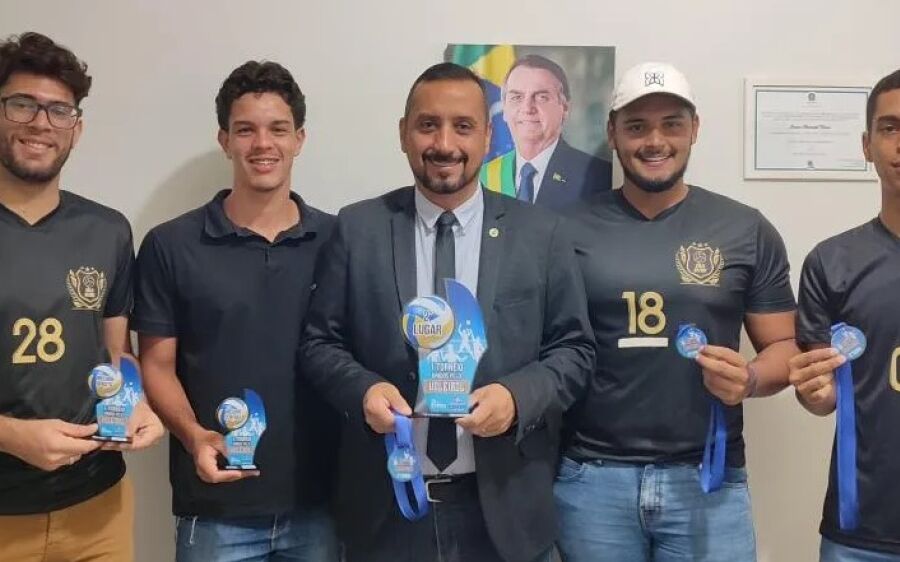 Time adulto de voleibol de Rio Verde conquista o 2&ordm; lugar no 1&ordm; torneio de Volei em Coxim