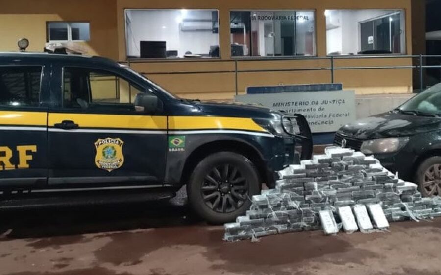 Após perseguição, motorista abandona veículo com 109 kg de cocaína em MS
