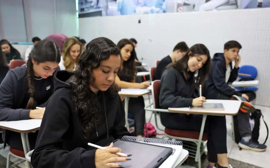 Prazo para solicitar isenção da taxa do Enem 2025 termina nesta sexta-feira
