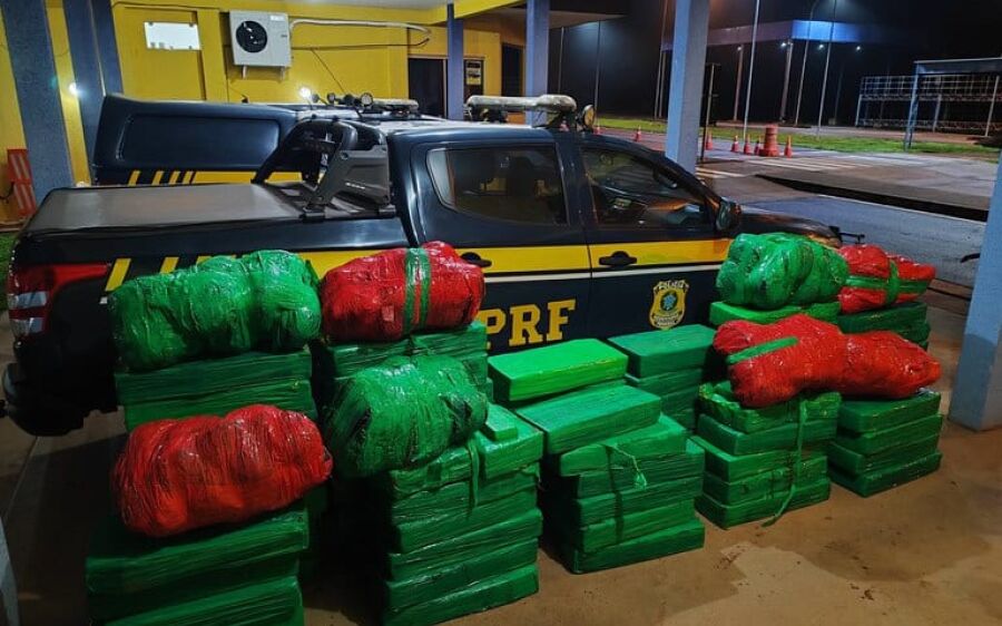 Após fuga, condutor abandona veículo com mais de uma tonelada de drogas na BR-163
