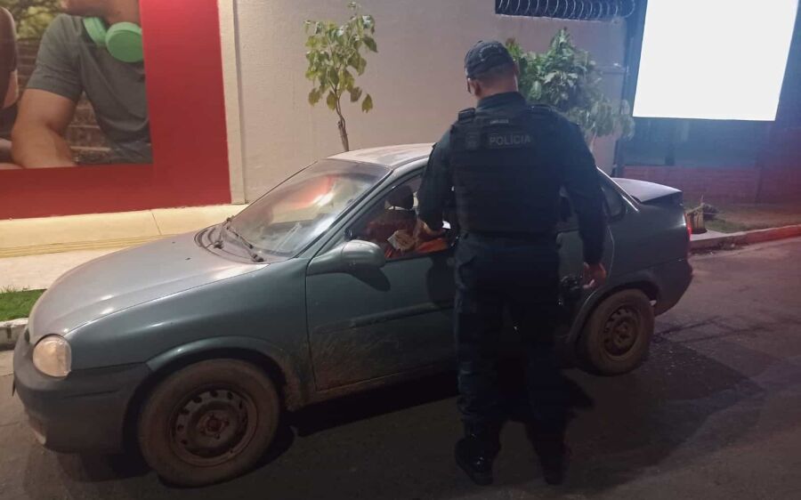 Blitz da Polícia Militar em Coxim resulta em veículos recolhidos e 11 notificações
