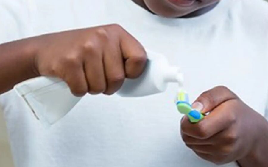 Anvisa Interdita Creme Dental da Colgate Após Relatos de Reações Adversas