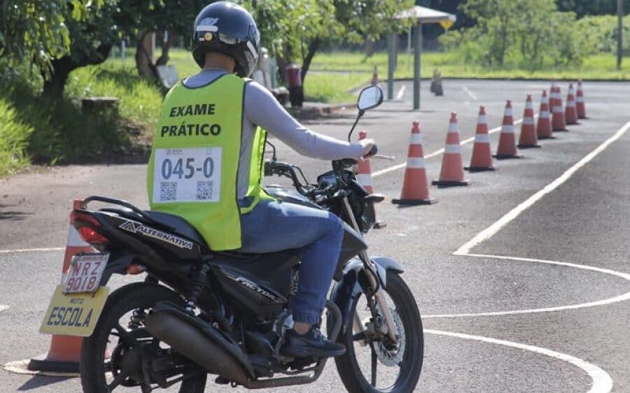 Detran-MS aprova 80% dos processos de primeira
habilitação da pandemia e entrega 173 mil CNHs