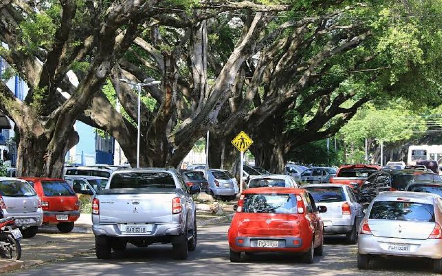 Riedel sanciona projeto de Gerson que converte em advertência infrações de trânsito leves e médias