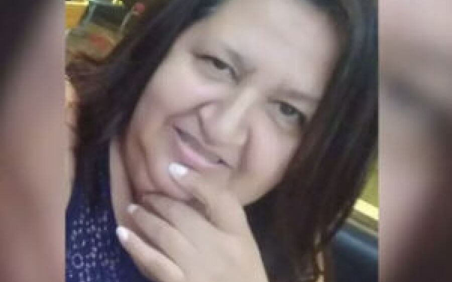Filho que matou a própria mãe com golpes de pá em Campo Grande fica em silêncio em audiência