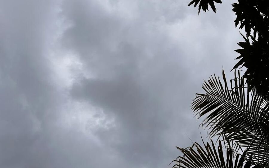                      Chuva e clima gostoso para começar a semana em Coxim