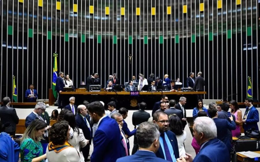 Governo e oposição se unem no Senado por projeto contra tarifaço de Trump