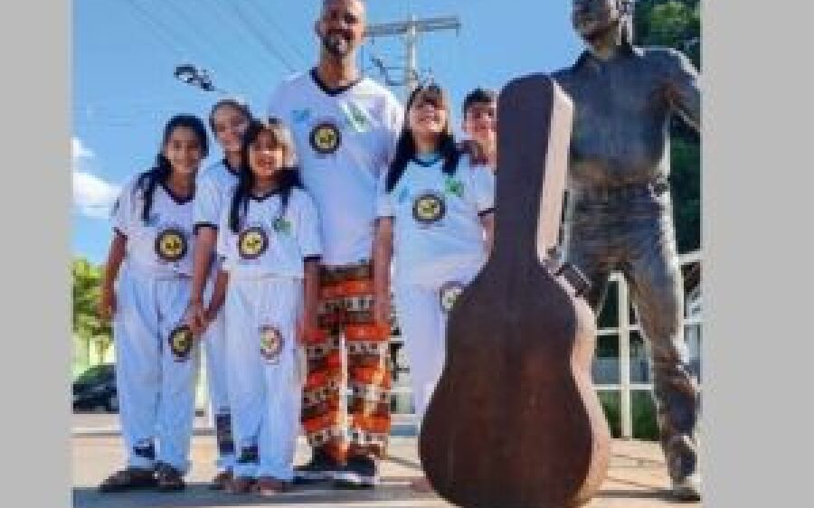 Projeto Capoeira Nação Primitiva de Coxim recebe doação de uniformes e agradece pelo apoio