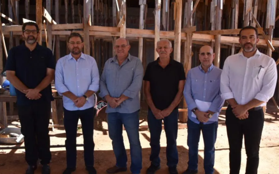 Presidente da Fiems vistoria obras da Escola Sesi em Rio Verde