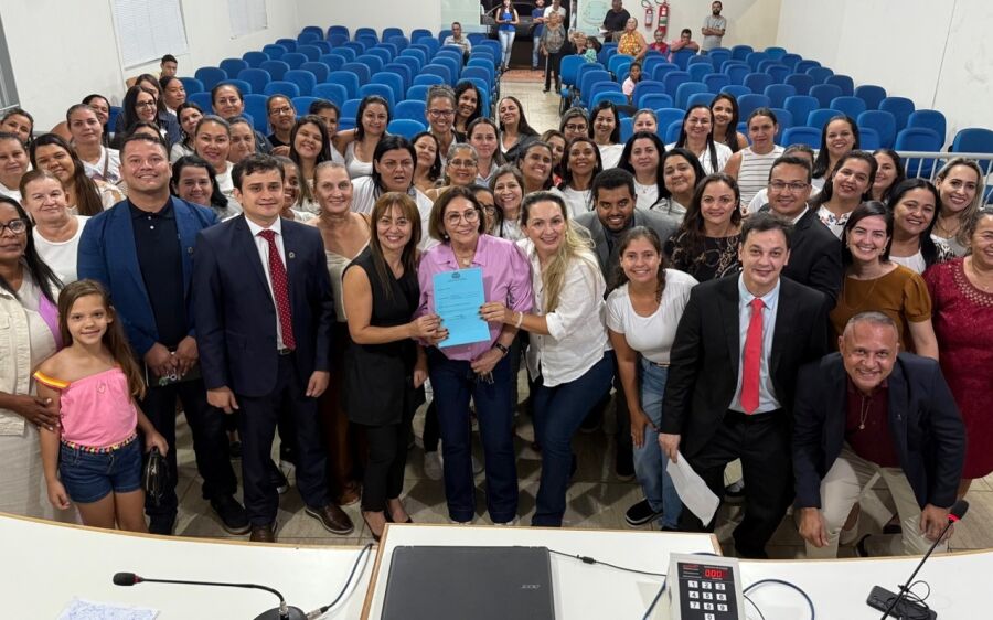 Categoria comemora com emoção aprovação de reajuste salarial para ADIs na Câmara de Coxim