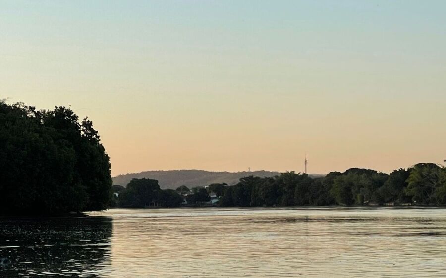 Sábado de Sol Intenso e Tempo Seco em Coxim: Alerta para Baixa Umidade