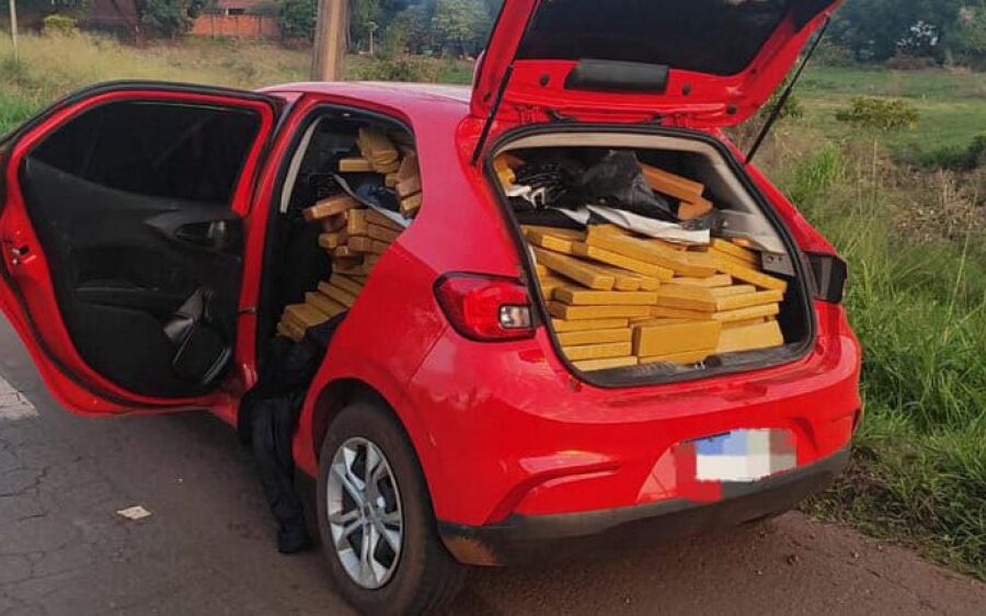 Perseguição termina com prisão e apreensão de 674 kg de maconha

