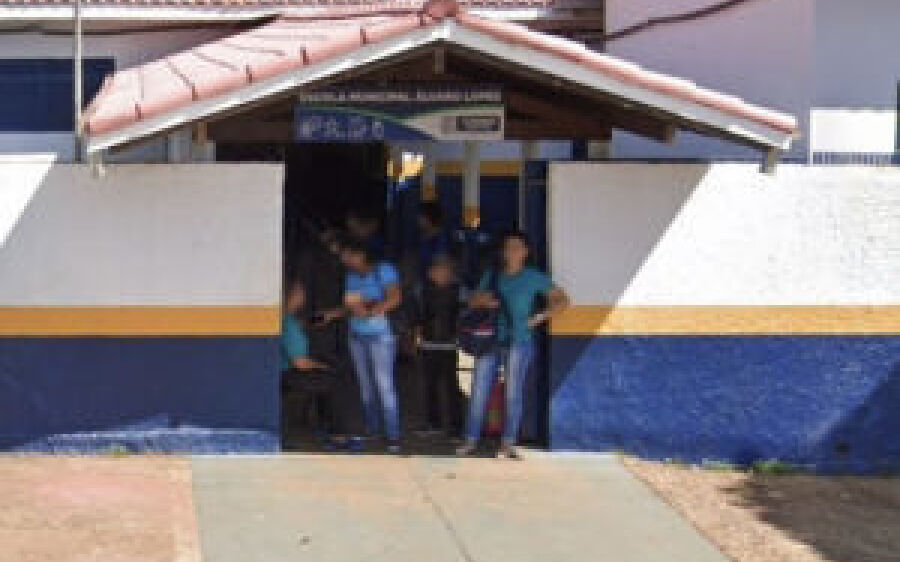Escola é invadida, furtada e depredada por adolescentes em MS