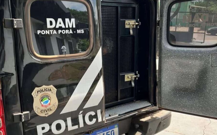 Homem é preso por perseguir e agredir ex-companheira em MS
