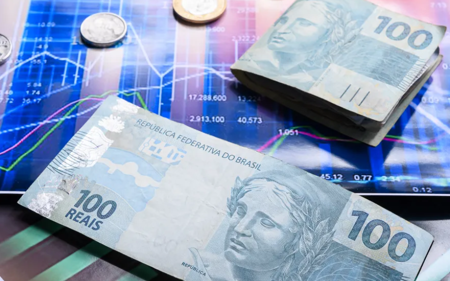 Copom eleva juros
básicos da economia para 15% ao ano