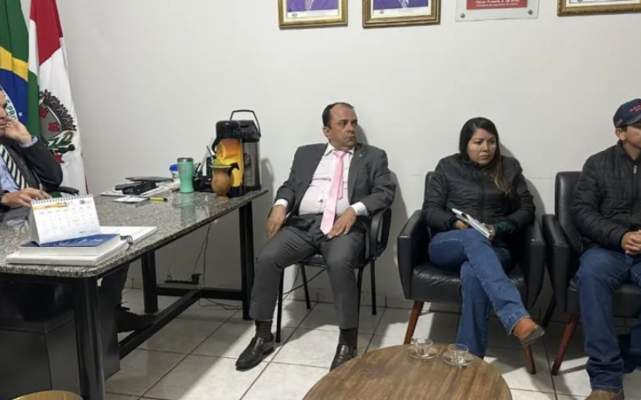 Vereadores se reúnem com empresários que organizam evento de Laço Comprido em Rio Verde