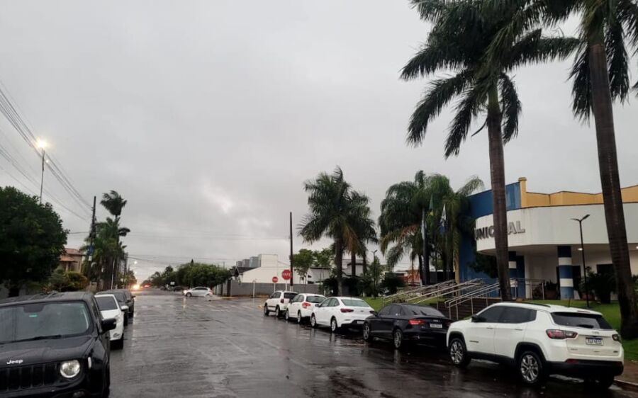 Região norte de MS enfrenta tempo fechado, com pancadas de chuva e temperatura em queda hoje