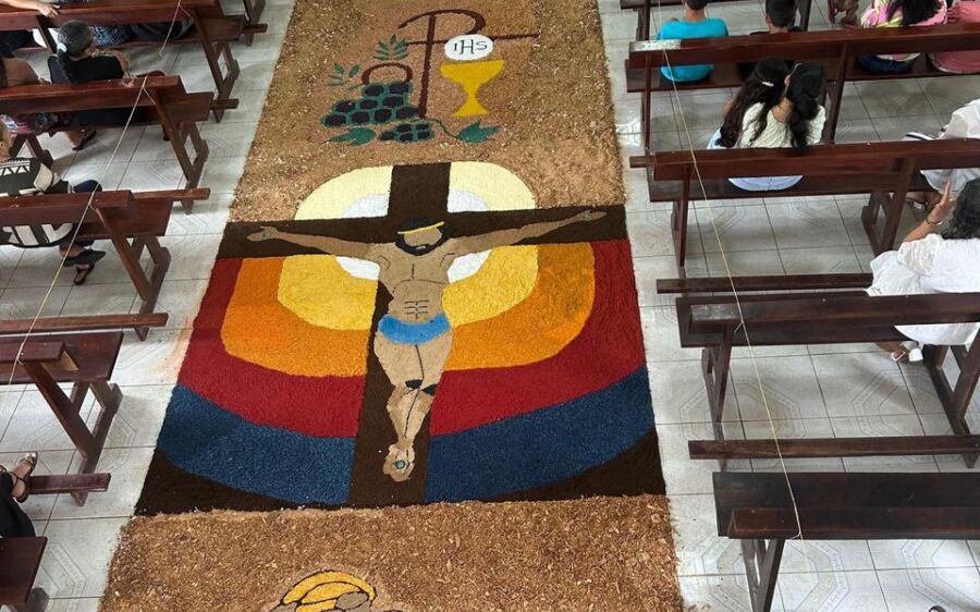              Corpus Christi: Fé, Tradição e História nas Ruas do Brasil