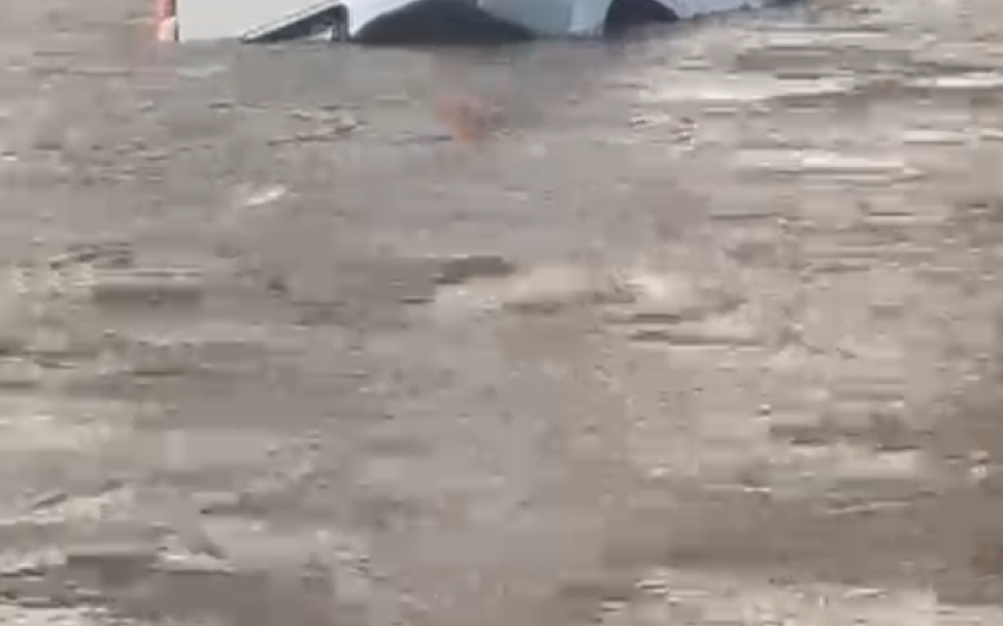 Caminhonete Cai no Rio Taquari em Coxim: Acidente Sem Vítimas Mobiliza Bombeiros