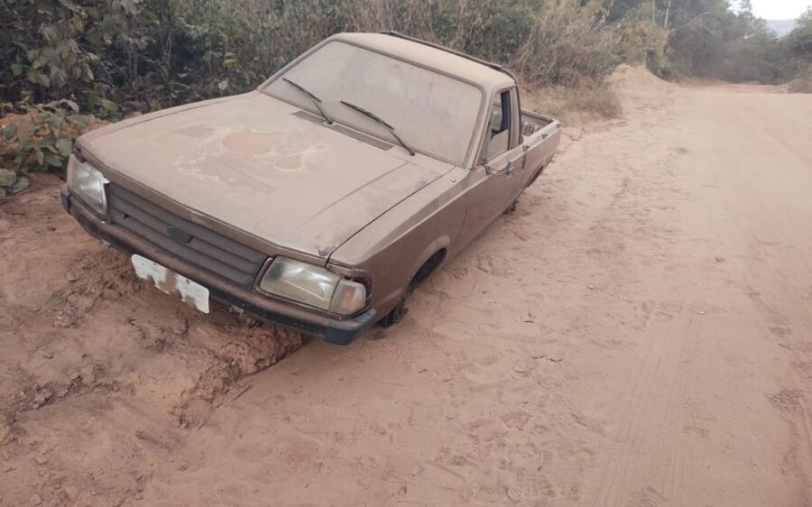 Polícia recupera veículo furtado em Rondonópolis após denúncia em estrada vicinal de Rio Verde de Ma