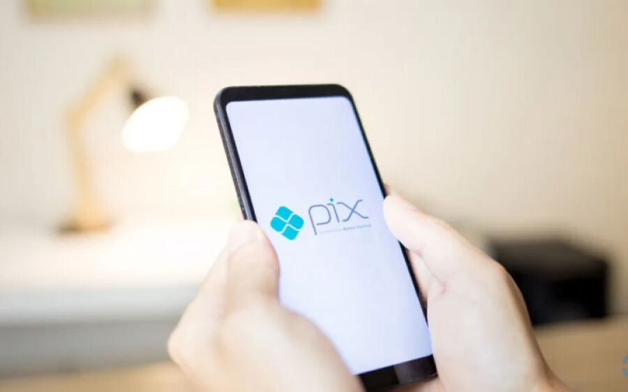 Banco não liga: Novo golpe do Pix controla celular da vítima e limpa a conta
