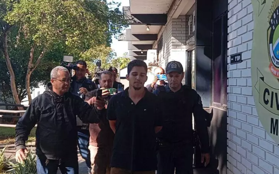 Após matar a mãe a facadas, homem é preso em ponto de drogas

