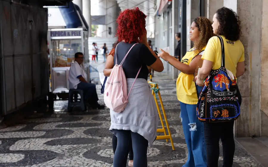 MEC propõe universalizar programa Pé-de-Meia para todos os alunos do ensino médio público