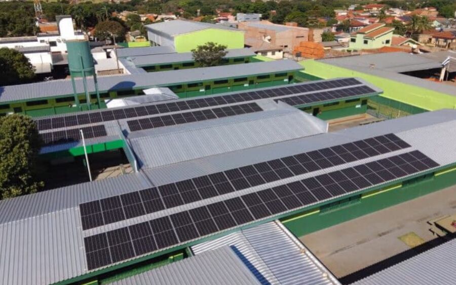Escolas estaduais de MS recebem placas solares e projetos de energia ampliam economia