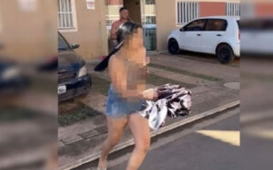Homem em surto agride família, bate na mãe e a chama de 