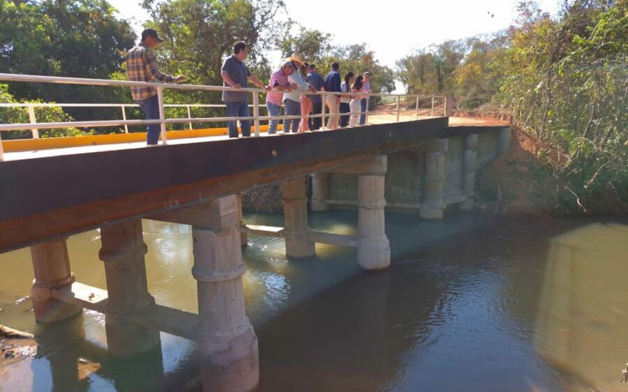 Prefeito Delegado Murilo inaugura ponte de concreto sobre o córrego Tauá
