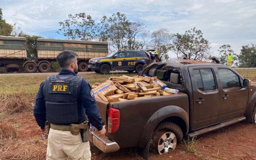 Polícia apreende 703 kg de maconha após perseguição na BR-163
