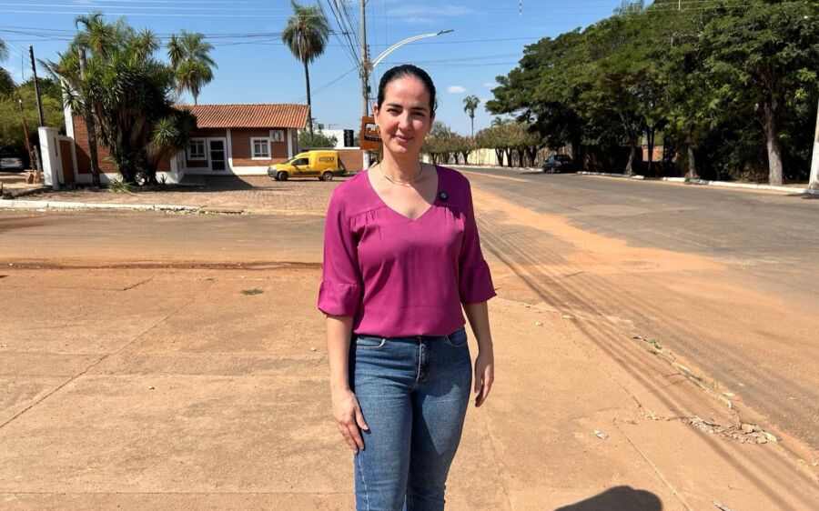 Vereadora Adriana Nabhan fiscaliza obras da rede de esgoto e cobra qualidade nos serviços realizados