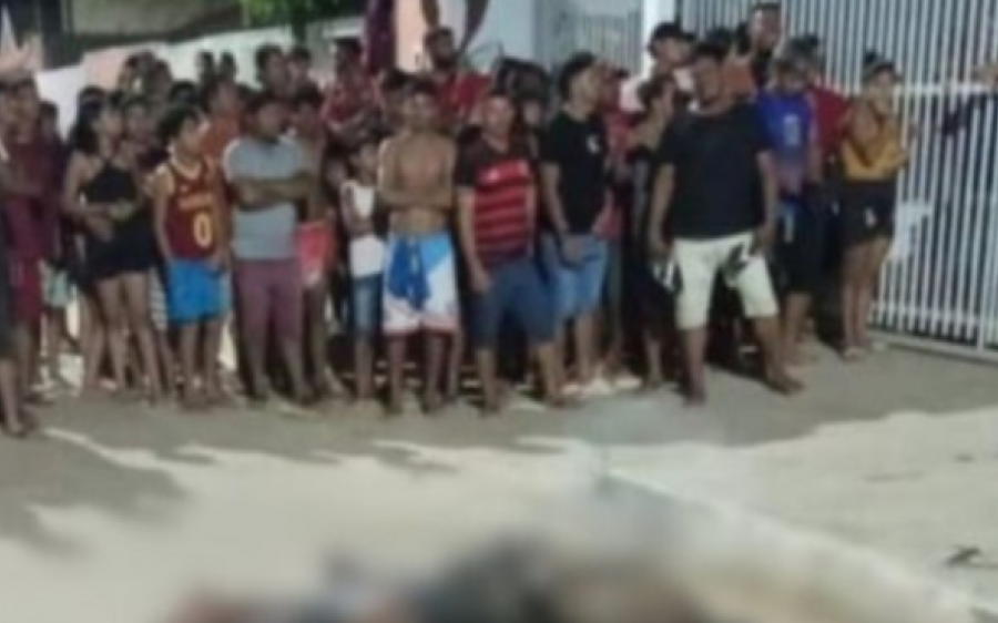 Moradores revoltados com feminicídio invadem delegacia e matam autor
