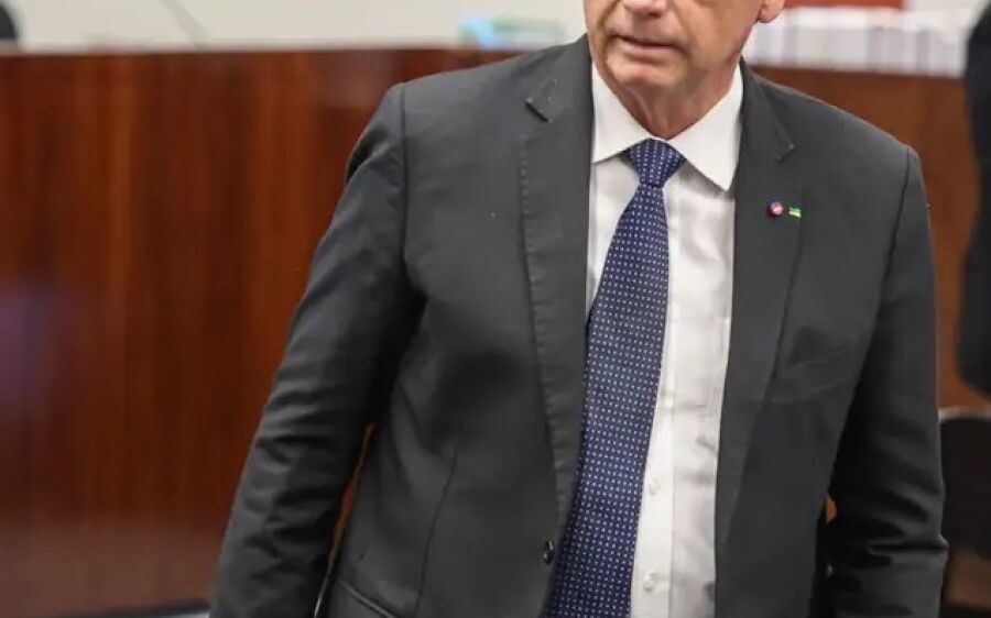 Prisão domiciliar: saiba o que Bolsonaro está proibido de fazer
