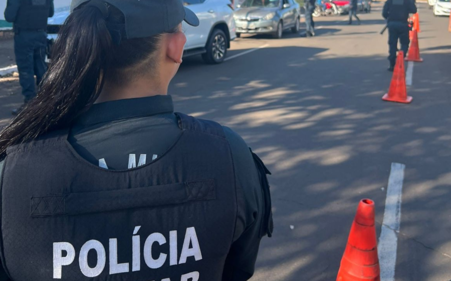 Polícia Militar intensifica fiscalização de trânsito com operação blitz em Coxim
