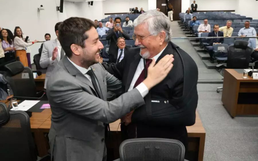 De saída da base de Ridel, Zeca do PT elogia deputado do PL: 'lúcido, inteligente'