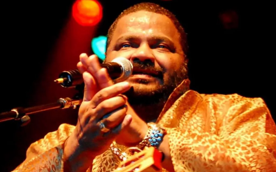 Morre Arlindo Cruz deixando um legado de samba e paixão pelo cavaquinho