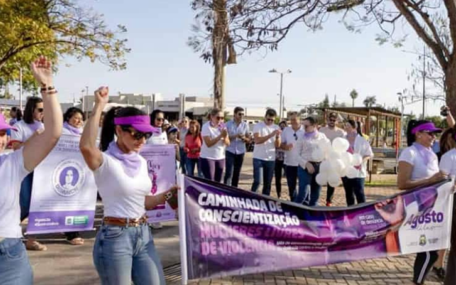 População se mobiliza em São Gabriel do Oeste pelo fim da violência contra a mulher
