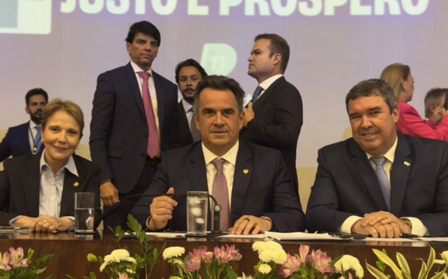 Eduardo Riedel se torna o último governado tucano e carimba ida para o PP