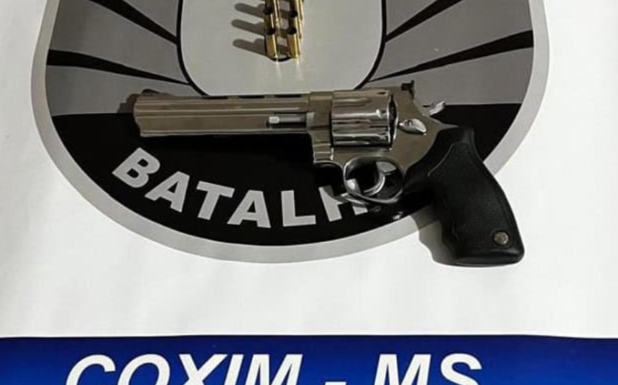 Homem é preso após realizar disparos com revólver em Coxim e alegar legítima defesa
